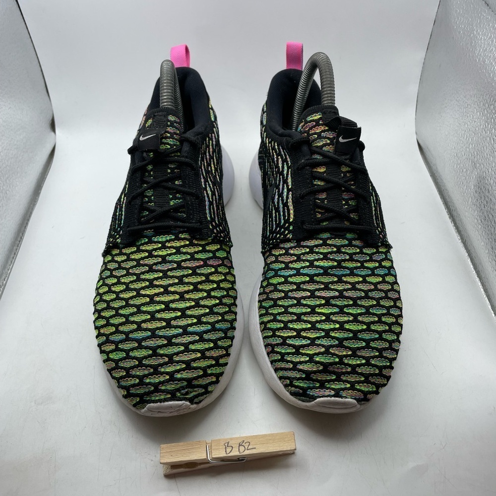 Nike ID Roshe Flyknit Mercurial women’s Black and Green Sneakers size 7.5 - Picture 3 of 9